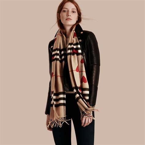 burberry scarf outfit ideas|burberry scarf designs.